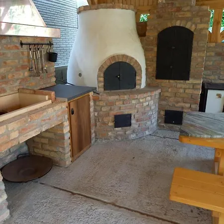 Mezesvoelgy Vendeghaz בית הארחה